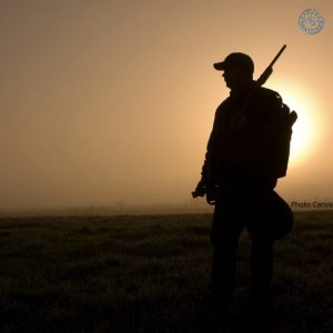 La Figura del Cacciatore : Tra Gestione della Biodiversità e Dibattito Sociale